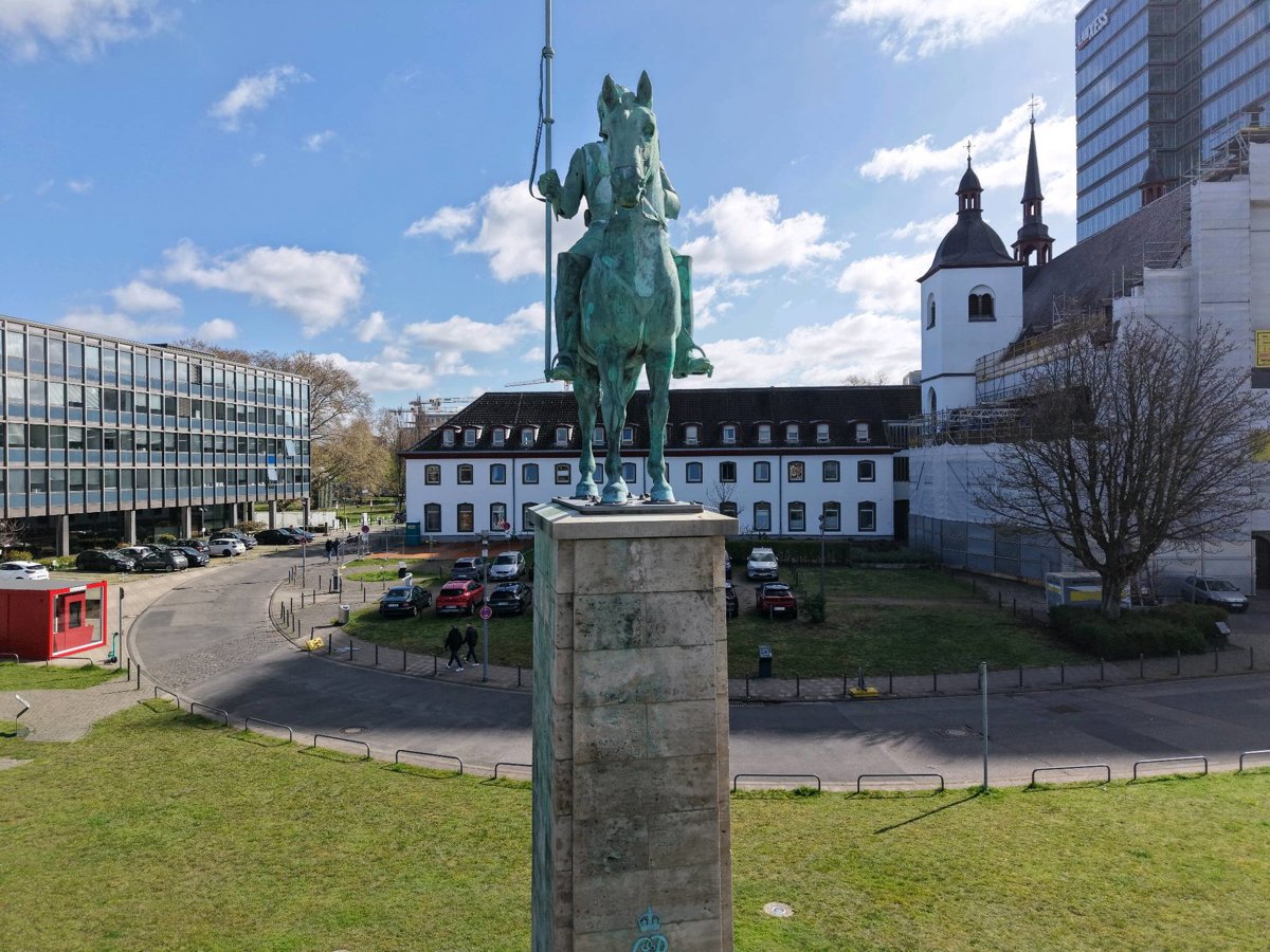 8th Prussian Cuirassiers Memorial Ehemalige Bahndamm Mauer