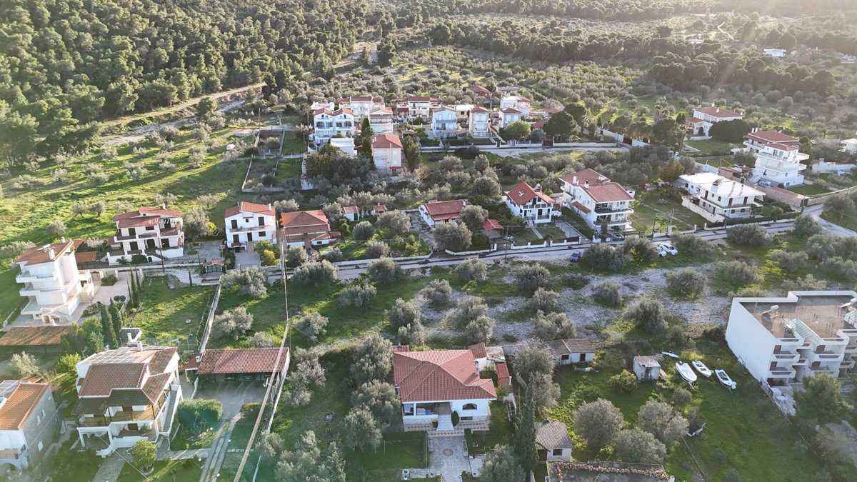 Πάνος Πέρρας Μελισσοκόμος Μέλι Γύρη Πρόπολη Βασιλικός πολτός WaterFront