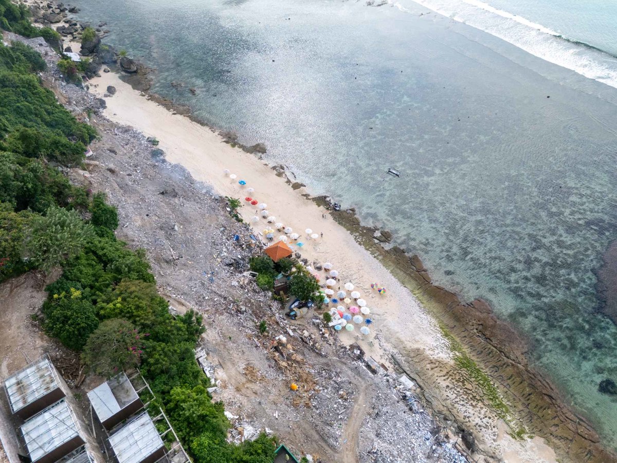 Project Uluwatu Romeo Beachfront Bungalow