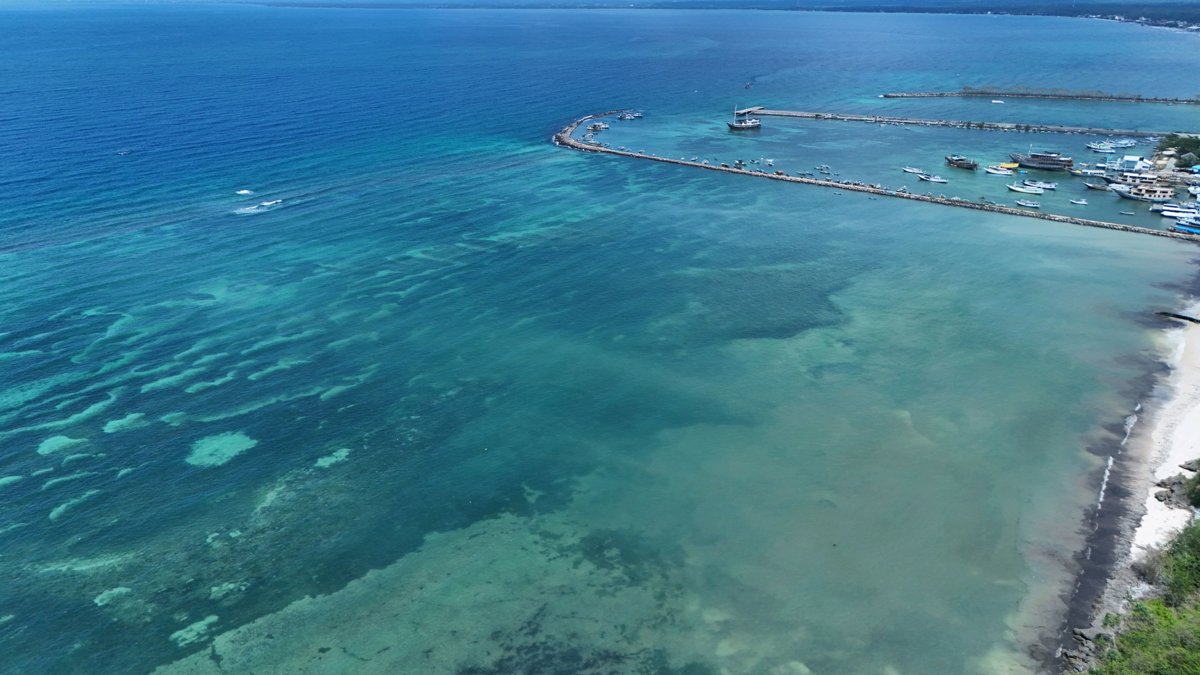 Pantai Kampung Beru Pengrajin kapal pinisi