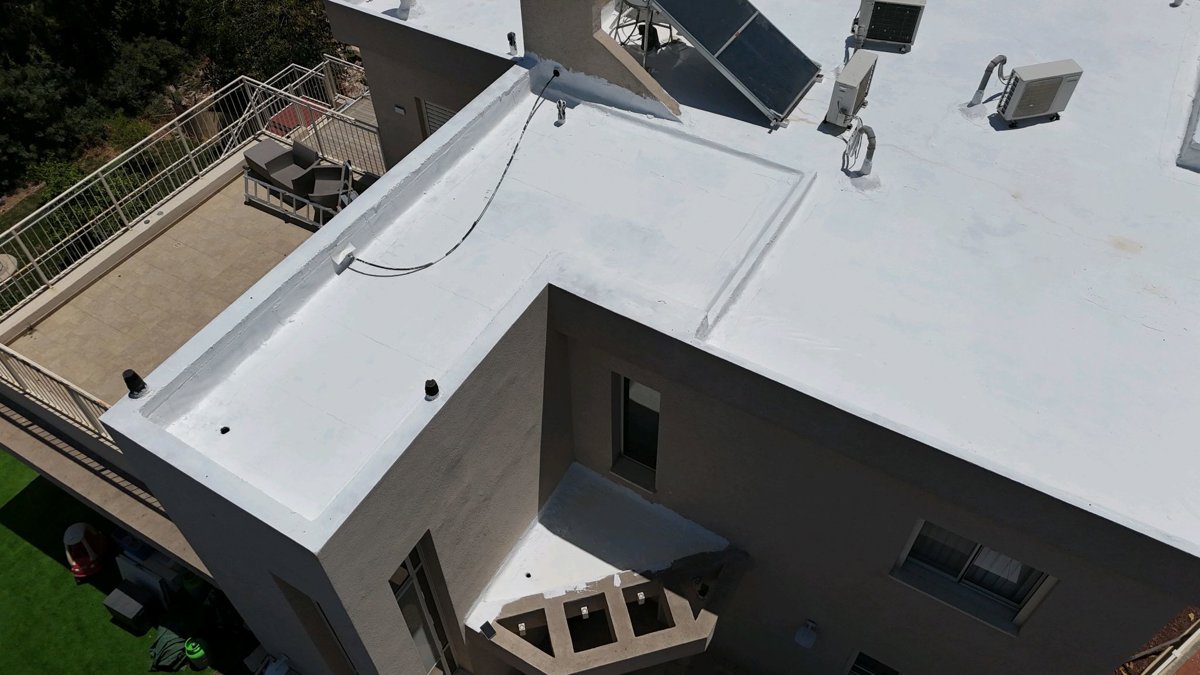 בריכת גלי מצובה Tsur Hall