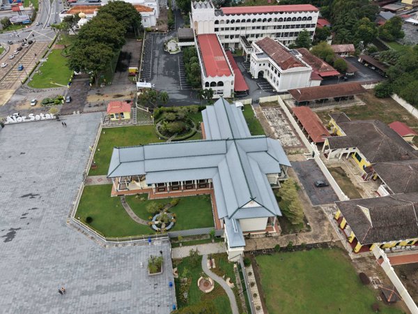 Pusat Rawatan Haemodialysis Yayasan Emkay Dataran Masjid Zahir