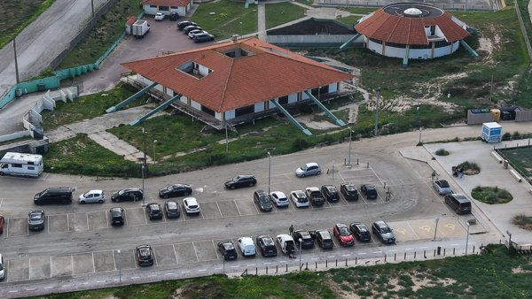 Ponte sobre o Rio Grande Parque de Autocaravanas Praia da Areia Branca