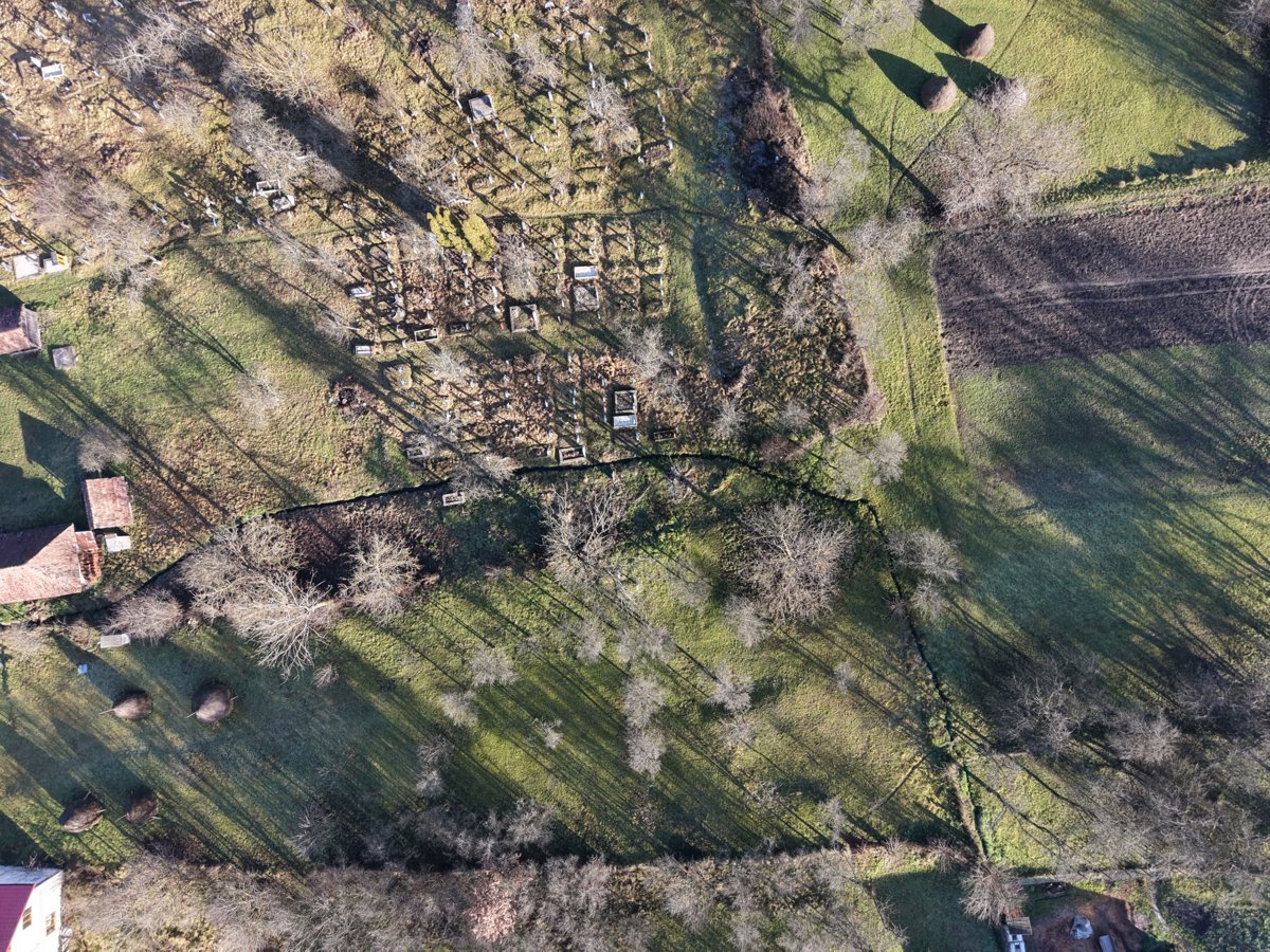 Meșter Bud Victor sticle artizanale Breb Holy Trinity Church