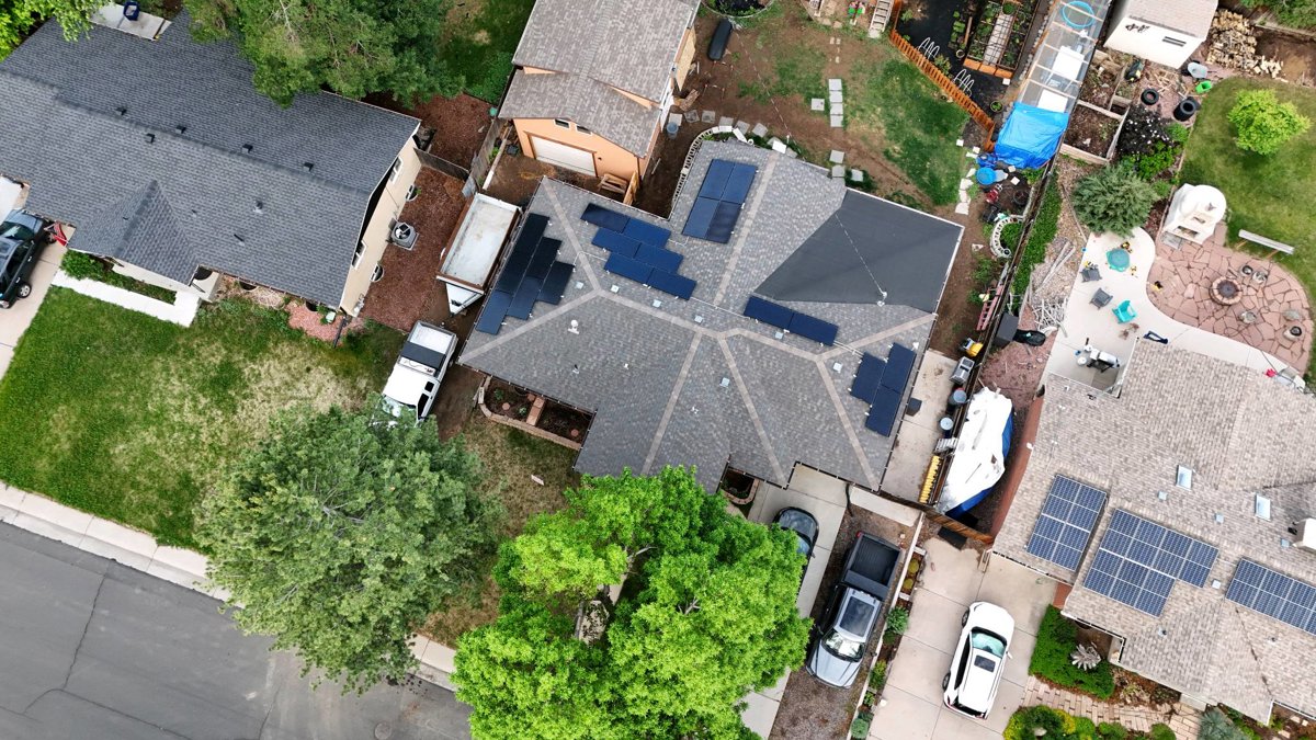 Catalyst Art Solutions Large remodeled home with 5 bedrooms 4 king bed Five Bedroom House