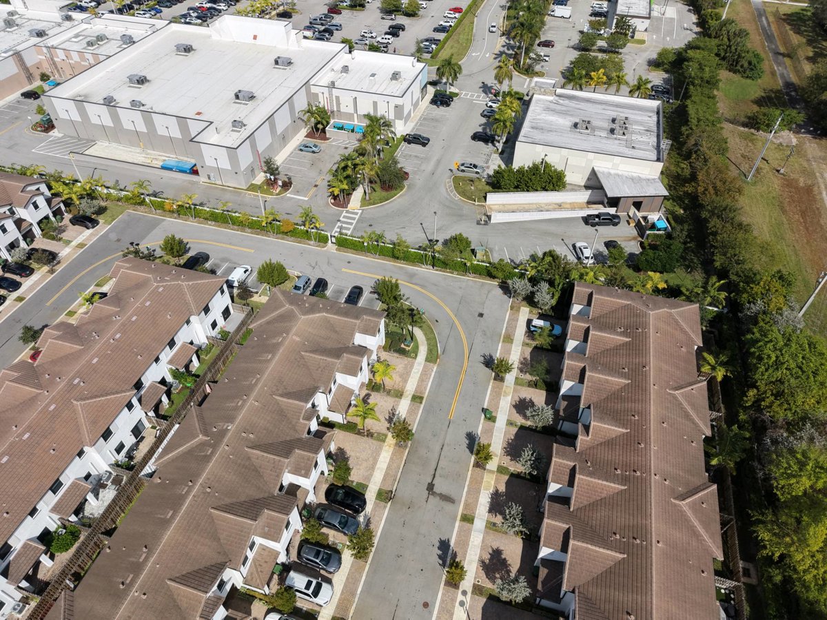 Aaron Consultants Villa Vie Residences