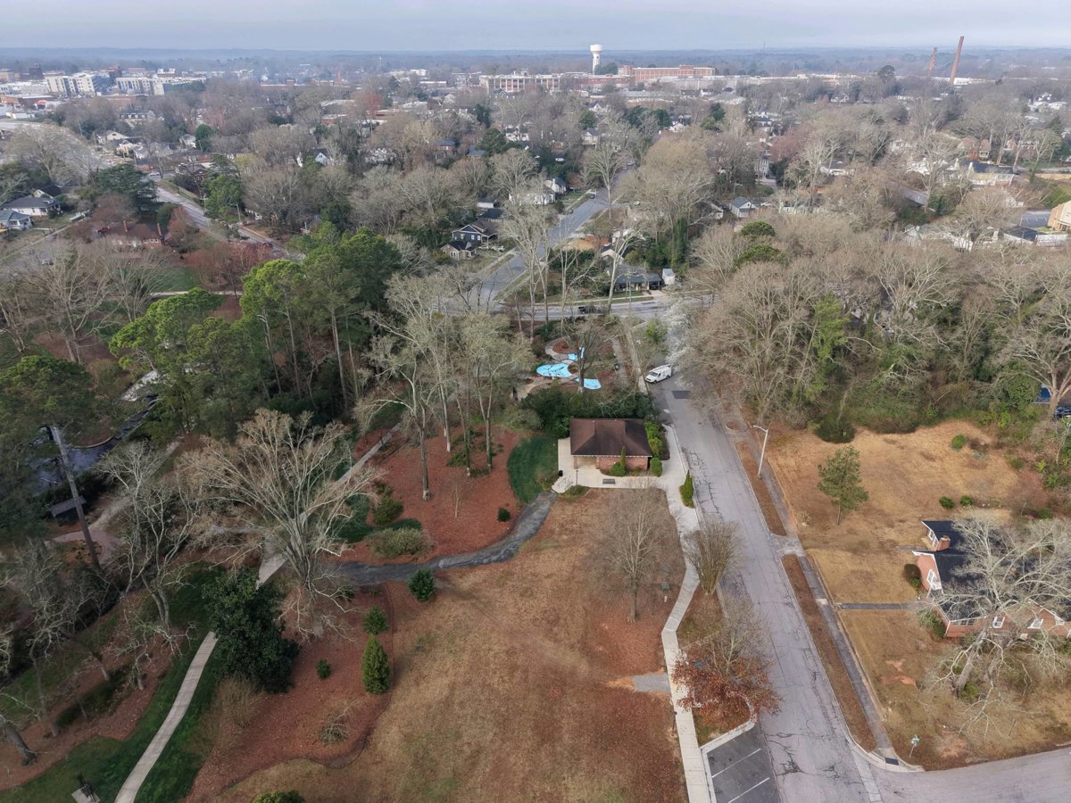 Glencairn Garden Tree House feel overlooking Gardens