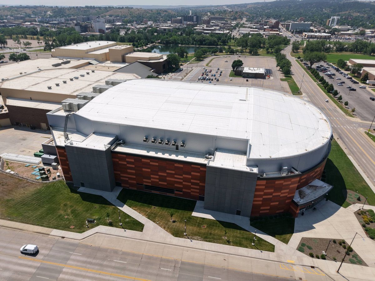 Summit Arena North 7th Street